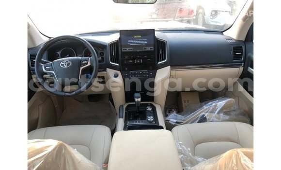 Nunua Imported Toyota Land Cruiser Black Gari ndani ya Import - Dubai nchini Hhohho Nunua Imported Toyota Land Cruiser Black Gari ndani ya Import - Dubai nchini Hhohho