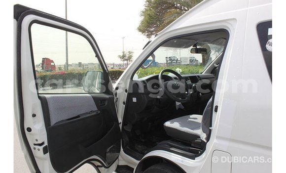 Acheter Import Voiture Toyota Hiace Blanc à Import - Dubai, Hhohho Acheter Import Voiture Toyota Hiace Blanc à Import - Dubai, Hhohho