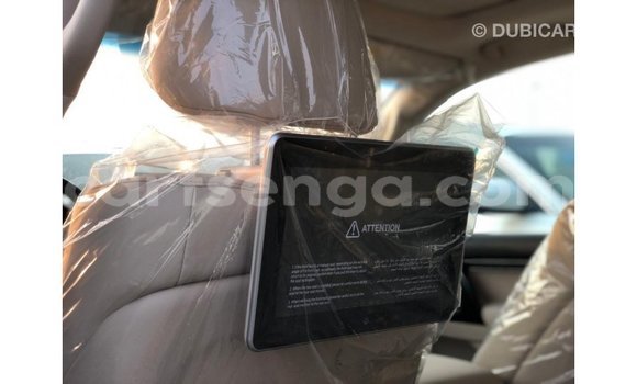 Nunua Imported Toyota Land Cruiser Black Gari ndani ya Import - Dubai nchini Hhohho Nunua Imported Toyota Land Cruiser Black Gari ndani ya Import - Dubai nchini Hhohho