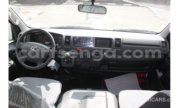 Acheter Import Voiture Toyota Hiace Blanc à Import - Dubai, Hhohho Acheter Import Voiture Toyota Hiace Blanc à Import - Dubai, Hhohho