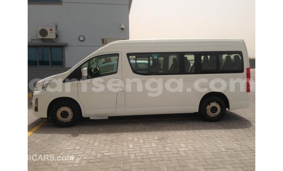 Acheter Import Voiture Toyota Hiace Blanc à Import - Dubai, Hhohho Acheter Import Voiture Toyota Hiace Blanc à Import - Dubai, Hhohho