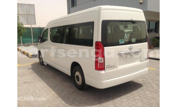 Acheter Import Voiture Toyota Hiace Blanc à Import - Dubai, Hhohho Acheter Import Voiture Toyota Hiace Blanc à Import - Dubai, Hhohho