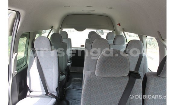 Acheter Import Voiture Toyota Hiace Blanc à Import - Dubai, Hhohho Acheter Import Voiture Toyota Hiace Blanc à Import - Dubai, Hhohho