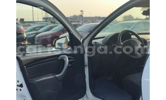 Nunua Imported Renault Duster White Gari ndani ya Import - Dubai nchini Hhohho Nunua Imported Renault Duster White Gari ndani ya Import - Dubai nchini Hhohho