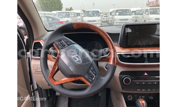 Nunua Imported Hyundai Tucson White Gari ndani ya Import - Dubai nchini Hhohho Nunua Imported Hyundai Tucson White Gari ndani ya Import - Dubai nchini Hhohho