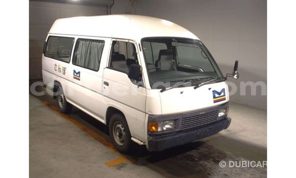 Acheter Import Voiture Nissan Caravan Blanc à Import - Dubai, Hhohho Acheter Import Voiture Nissan Caravan Blanc à Import - Dubai, Hhohho