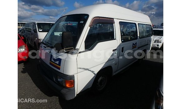 Acheter Import Voiture Nissan Caravan Blanc à Import - Dubai, Hhohho Acheter Import Voiture Nissan Caravan Blanc à Import - Dubai, Hhohho