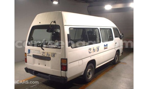 Acheter Import Voiture Nissan Caravan Blanc à Import - Dubai, Hhohho Acheter Import Voiture Nissan Caravan Blanc à Import - Dubai, Hhohho