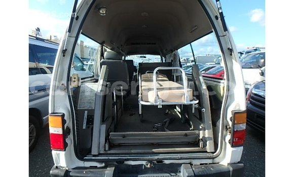 Acheter Import Voiture Nissan Caravan Blanc à Import - Dubai, Hhohho Acheter Import Voiture Nissan Caravan Blanc à Import - Dubai, Hhohho