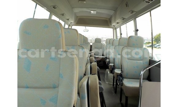Acheter Import Voiture Toyota Coaster Blanc à Import - Dubai, Hhohho Acheter Import Voiture Toyota Coaster Blanc à Import - Dubai, Hhohho