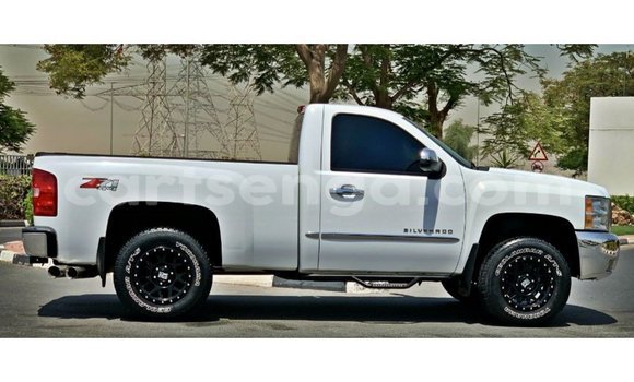 Acheter Import Voiture Chevrolet Silverado Blanc à Import - Dubai, Hhohho Acheter Import Voiture Chevrolet Silverado Blanc à Import - Dubai, Hhohho