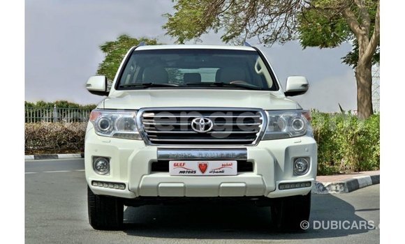 Acheter Import Voiture Toyota Land Cruiser Blanc à Import - Dubai, Hhohho Acheter Import Voiture Toyota Land Cruiser Blanc à Import - Dubai, Hhohho