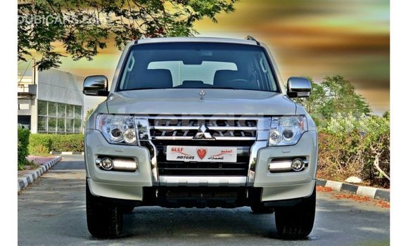 Acheter Import Voiture Mitsubishi Pajero Blanc à Import - Dubai, Hhohho Acheter Import Voiture Mitsubishi Pajero Blanc à Import - Dubai, Hhohho