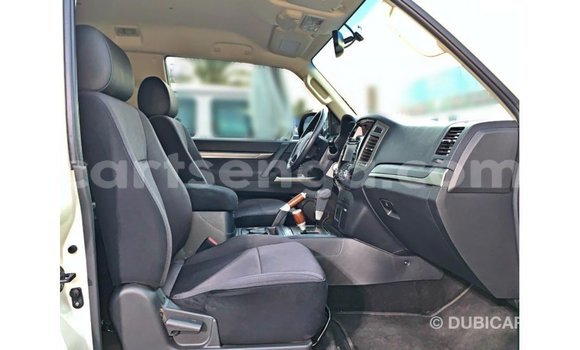 Acheter Import Voiture Mitsubishi Pajero Blanc à Import - Dubai, Hhohho Acheter Import Voiture Mitsubishi Pajero Blanc à Import - Dubai, Hhohho
