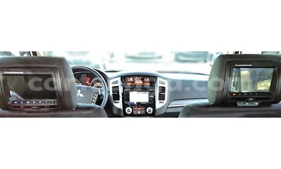 Acheter Import Voiture Mitsubishi Pajero Blanc à Import - Dubai, Hhohho Acheter Import Voiture Mitsubishi Pajero Blanc à Import - Dubai, Hhohho