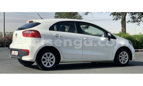 Acheter Import Voiture Kia Rio Blanc à Import - Dubai, Hhohho Acheter Import Voiture Kia Rio Blanc à Import - Dubai, Hhohho