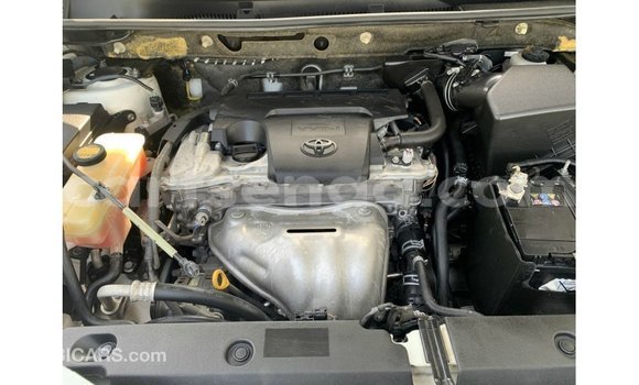 Acheter Import Voiture Toyota 4Runner Blanc à Import - Dubai, Hhohho Acheter Import Voiture Toyota 4Runner Blanc à Import - Dubai, Hhohho