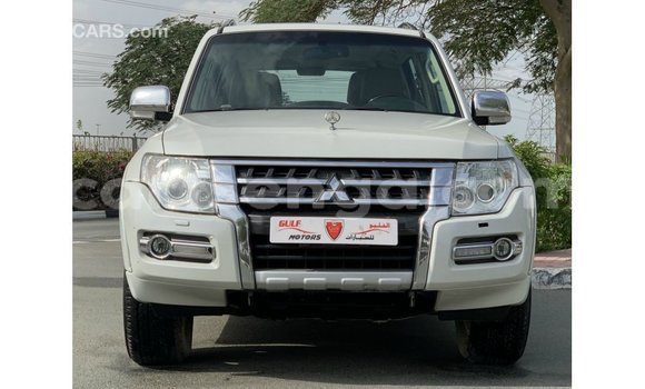 Acheter Import Voiture Mitsubishi Pajero Blanc à Import - Dubai, Hhohho Acheter Import Voiture Mitsubishi Pajero Blanc à Import - Dubai, Hhohho