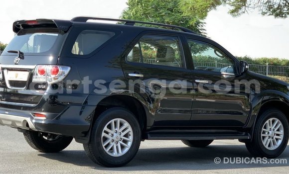 Acheter Import Voiture Toyota Fortuner Noir à Import - Dubai, Hhohho Acheter Import Voiture Toyota Fortuner Noir à Import - Dubai, Hhohho