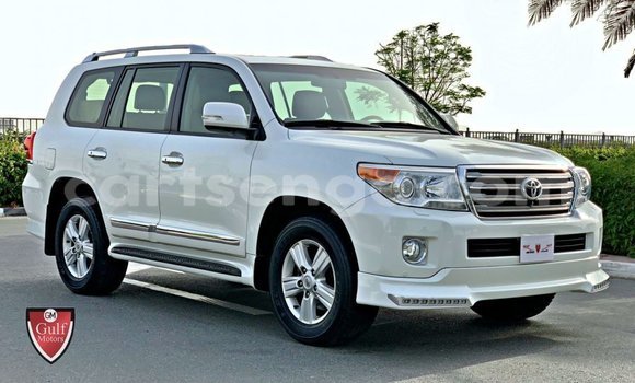 Nunua Imported Toyota Land Cruiser White Gari ndani ya Import - Dubai nchini Hhohho Nunua Imported Toyota Land Cruiser White Gari ndani ya Import - Dubai nchini Hhohho