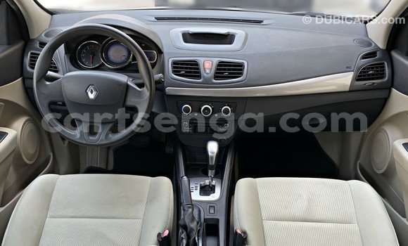Acheter Import Voiture Renault Fluence Blanc à Import - Dubai, Hhohho Acheter Import Voiture Renault Fluence Blanc à Import - Dubai, Hhohho