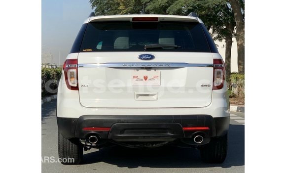 Acheter Import Voiture Ford Explorer Blanc à Import - Dubai, Hhohho Acheter Import Voiture Ford Explorer Blanc à Import - Dubai, Hhohho