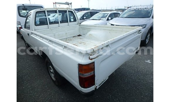 Acheter Import Voiture Toyota Hilux Blanc à Import - Dubai, Hhohho Acheter Import Voiture Toyota Hilux Blanc à Import - Dubai, Hhohho
