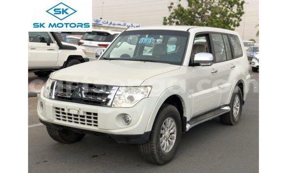 Medium with watermark mitsubishi pajero hhohho import dubai 18991