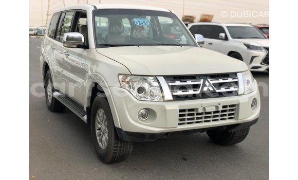 Nunua Imported Mitsubishi Pajero White Gari ndani ya Import - Dubai nchini Hhohho Nunua Imported Mitsubishi Pajero White Gari ndani ya Import - Dubai nchini Hhohho