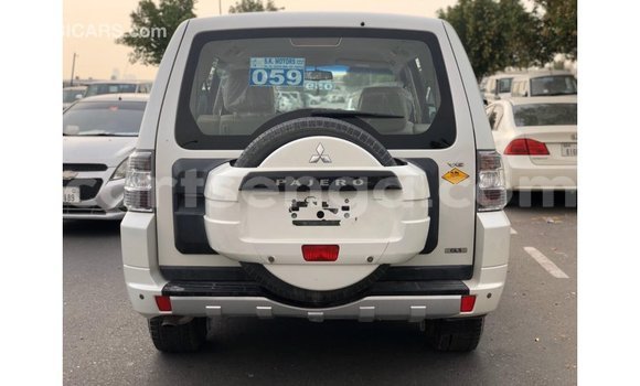 Nunua Imported Mitsubishi Pajero White Gari ndani ya Import - Dubai nchini Hhohho Nunua Imported Mitsubishi Pajero White Gari ndani ya Import - Dubai nchini Hhohho