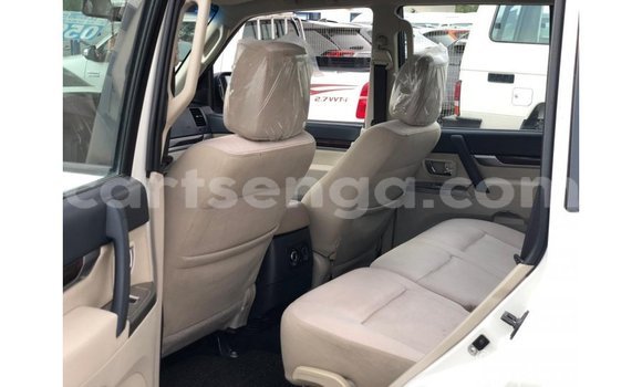 Nunua Imported Mitsubishi Pajero White Gari ndani ya Import - Dubai nchini Hhohho Nunua Imported Mitsubishi Pajero White Gari ndani ya Import - Dubai nchini Hhohho