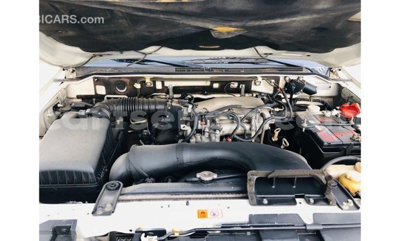Nunua Imported Mitsubishi Pajero White Gari ndani ya Import - Dubai nchini Hhohho Nunua Imported Mitsubishi Pajero White Gari ndani ya Import - Dubai nchini Hhohho