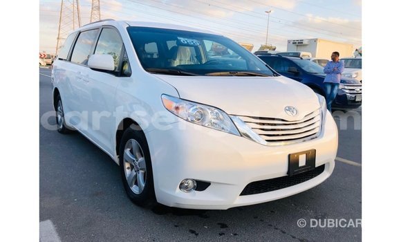 Nunua Imported Toyota Sienna White Gari ndani ya Import - Dubai nchini Hhohho Nunua Imported Toyota Sienna White Gari ndani ya Import - Dubai nchini Hhohho