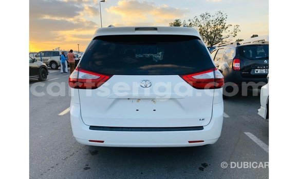 Nunua Imported Toyota Sienna White Gari ndani ya Import - Dubai nchini Hhohho Nunua Imported Toyota Sienna White Gari ndani ya Import - Dubai nchini Hhohho