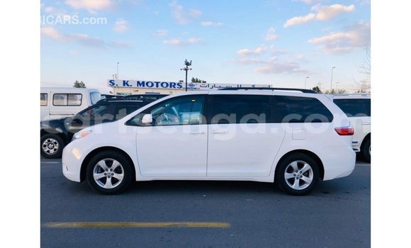 Nunua Imported Toyota Sienna White Gari ndani ya Import - Dubai nchini Hhohho Nunua Imported Toyota Sienna White Gari ndani ya Import - Dubai nchini Hhohho