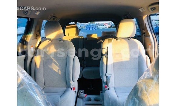 Nunua Imported Toyota Sienna White Gari ndani ya Import - Dubai nchini Hhohho Nunua Imported Toyota Sienna White Gari ndani ya Import - Dubai nchini Hhohho