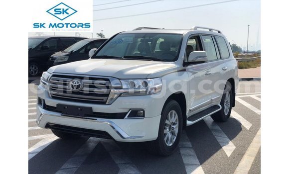 Buy Import Toyota Land Cruiser White Car in Import - Dubai in Hhohho