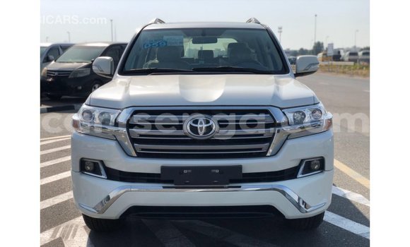 Nunua Imported Toyota Land Cruiser White Gari ndani ya Import - Dubai nchini Hhohho Nunua Imported Toyota Land Cruiser White Gari ndani ya Import - Dubai nchini Hhohho