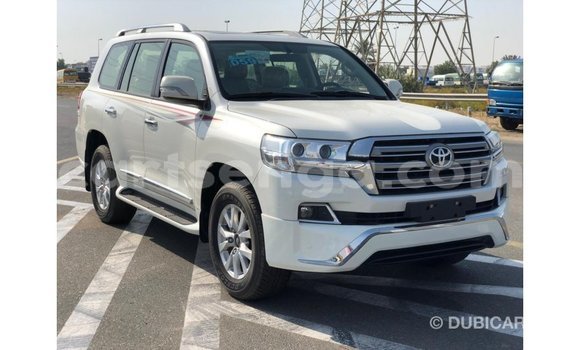 Nunua Imported Toyota Land Cruiser White Gari ndani ya Import - Dubai nchini Hhohho Nunua Imported Toyota Land Cruiser White Gari ndani ya Import - Dubai nchini Hhohho