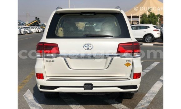 Nunua Imported Toyota Land Cruiser White Gari ndani ya Import - Dubai nchini Hhohho Nunua Imported Toyota Land Cruiser White Gari ndani ya Import - Dubai nchini Hhohho