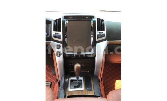 Nunua Imported Toyota Land Cruiser White Gari ndani ya Import - Dubai nchini Hhohho Nunua Imported Toyota Land Cruiser White Gari ndani ya Import - Dubai nchini Hhohho