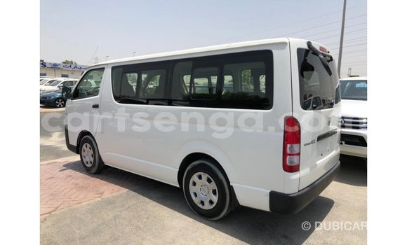 Nunua Imported Toyota Hiace White Gari ndani ya Import - Dubai nchini Hhohho Nunua Imported Toyota Hiace White Gari ndani ya Import - Dubai nchini Hhohho
