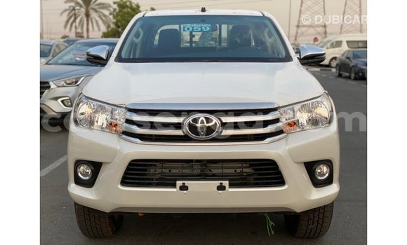 Nunua Imported Toyota Hilux White Gari ndani ya Import - Dubai nchini Hhohho Nunua Imported Toyota Hilux White Gari ndani ya Import - Dubai nchini Hhohho