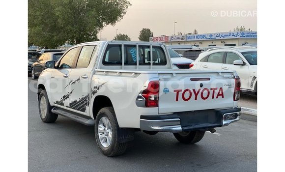 Nunua Imported Toyota Hilux White Gari ndani ya Import - Dubai nchini Hhohho Nunua Imported Toyota Hilux White Gari ndani ya Import - Dubai nchini Hhohho