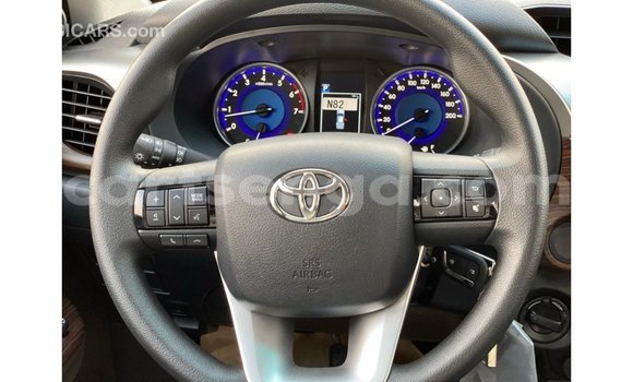Nunua Imported Toyota Hilux White Gari ndani ya Import - Dubai nchini Hhohho Nunua Imported Toyota Hilux White Gari ndani ya Import - Dubai nchini Hhohho