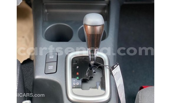 Nunua Imported Toyota Hilux White Gari ndani ya Import - Dubai nchini Hhohho Nunua Imported Toyota Hilux White Gari ndani ya Import - Dubai nchini Hhohho