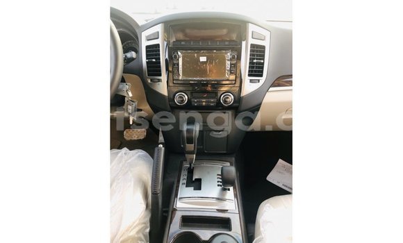 Nunua Imported Mitsubishi Pajero Black Gari ndani ya Import - Dubai nchini Hhohho Nunua Imported Mitsubishi Pajero Black Gari ndani ya Import - Dubai nchini Hhohho