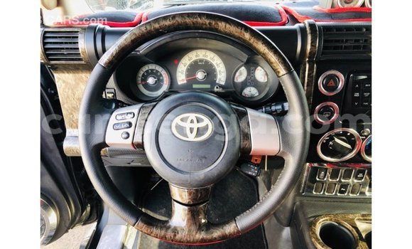 Nunua Imported Toyota FJ Cruiser Black Gari ndani ya Import - Dubai nchini Hhohho Nunua Imported Toyota FJ Cruiser Black Gari ndani ya Import - Dubai nchini Hhohho