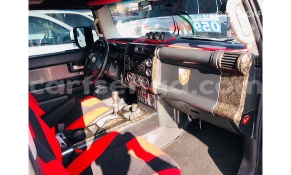 Nunua Imported Toyota FJ Cruiser Black Gari ndani ya Import - Dubai nchini Hhohho Nunua Imported Toyota FJ Cruiser Black Gari ndani ya Import - Dubai nchini Hhohho