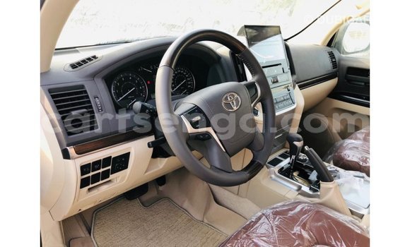 Nunua Imported Toyota Land Cruiser Black Gari ndani ya Import - Dubai nchini Hhohho Nunua Imported Toyota Land Cruiser Black Gari ndani ya Import - Dubai nchini Hhohho